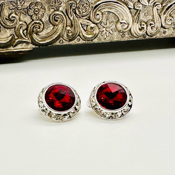 New Red Swarovski Crystal Rhinestone Clip earrings - Picture 5 of 12